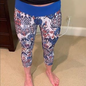 Indica patterned cropped leggings